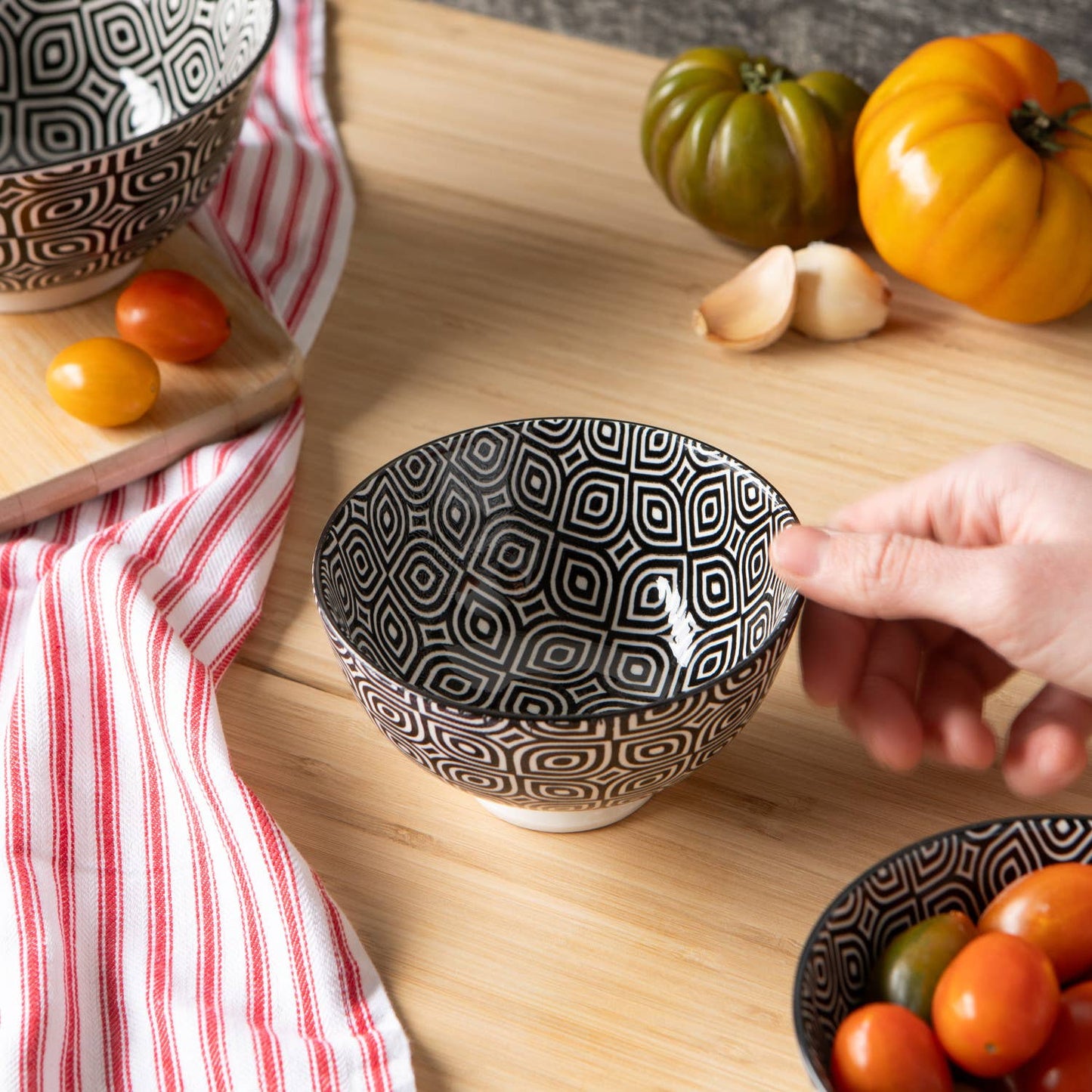 Black Geo Stamped Bowl - 4"