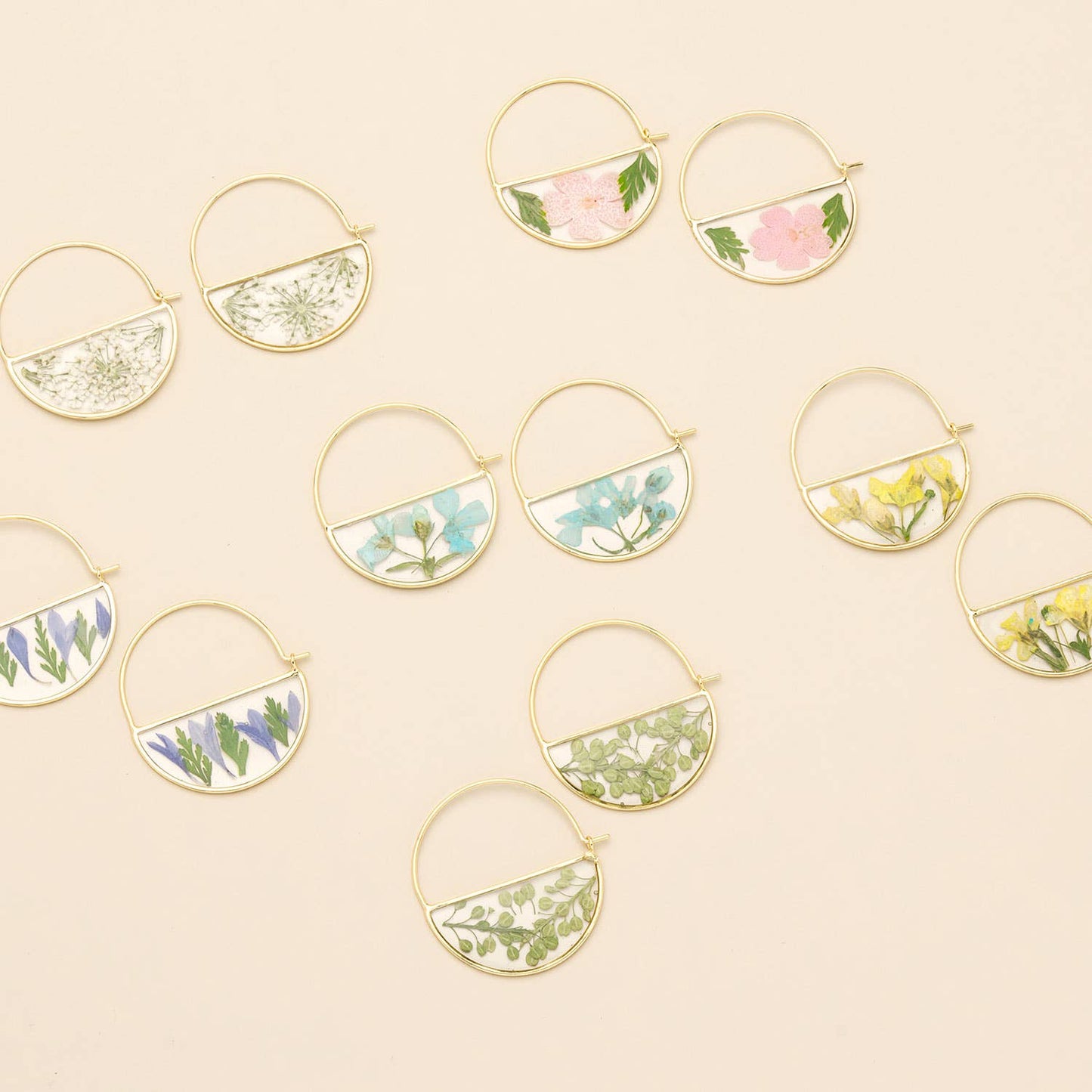 Pressed Flower Hoop Earring - Green Peppergrass/Gold