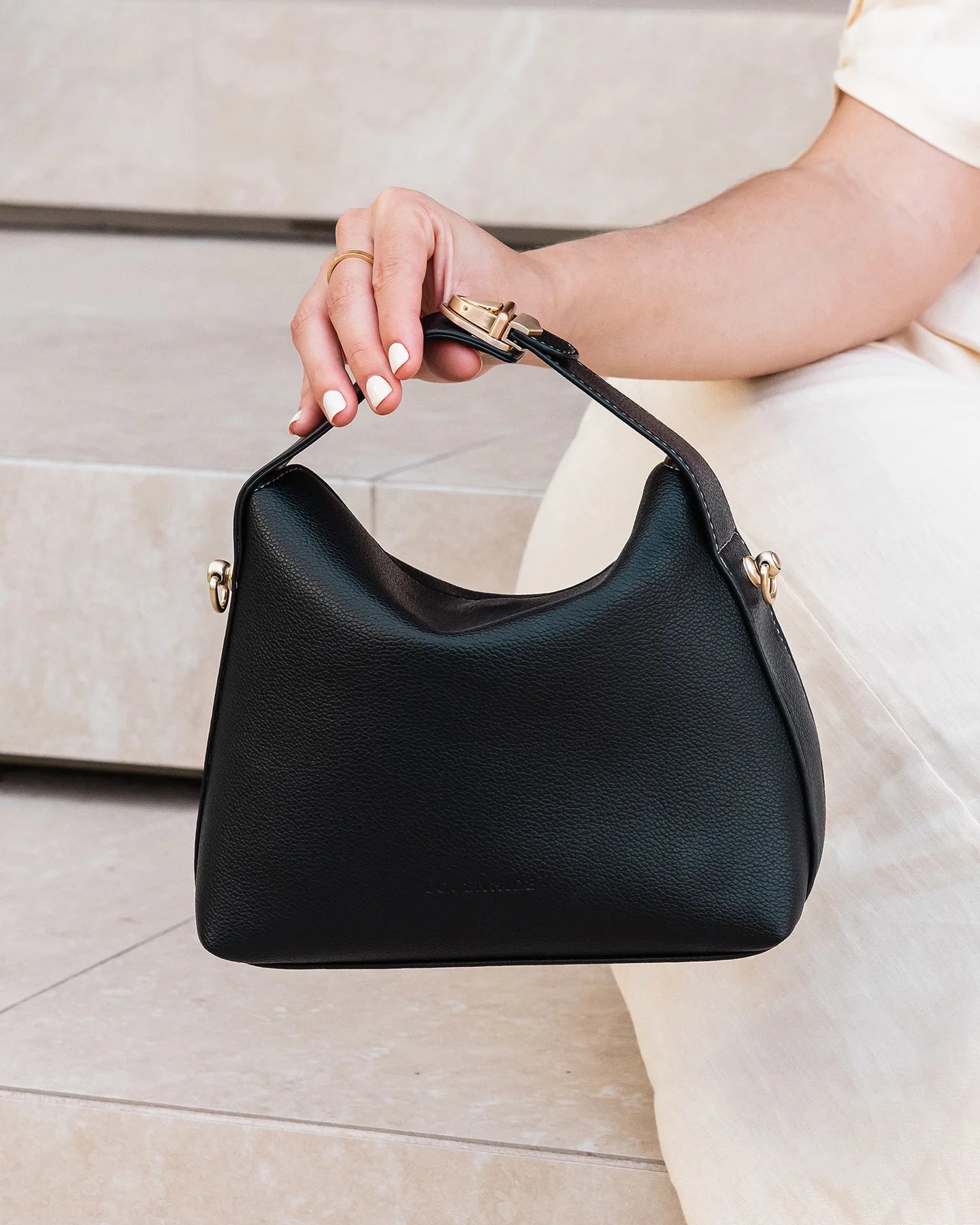 Andie Handbag in Black