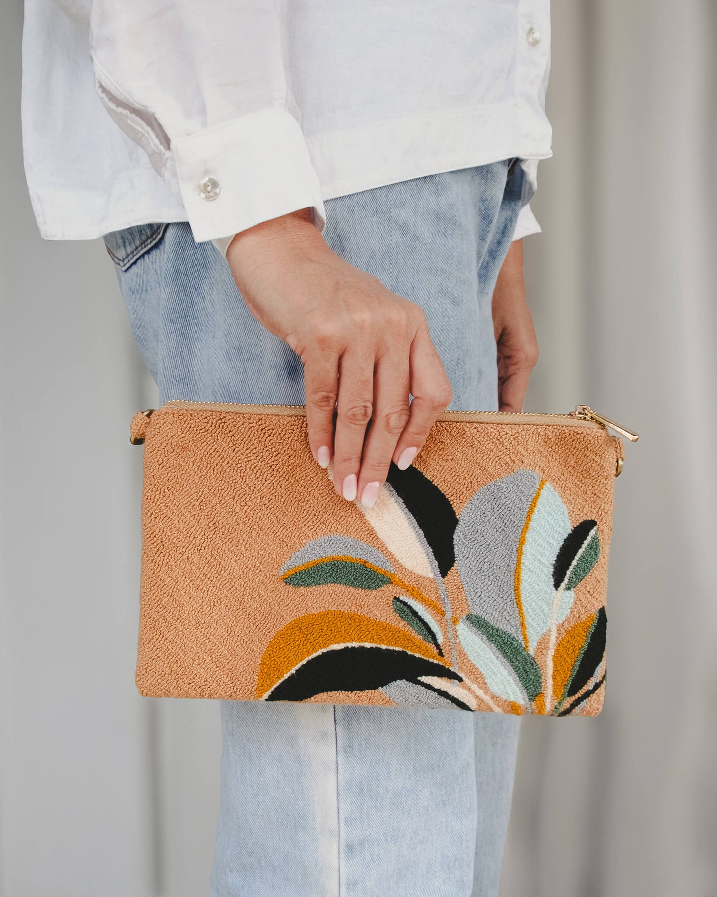 Aluna Convertible Crossbody Bag in Moth