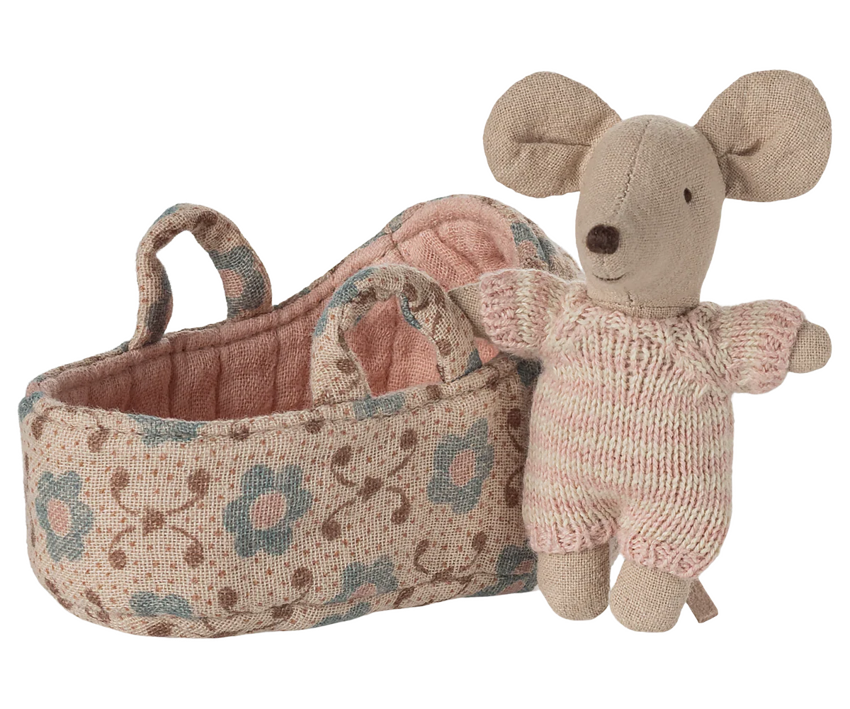 Baby Mouse in Carry Cot (Pink)