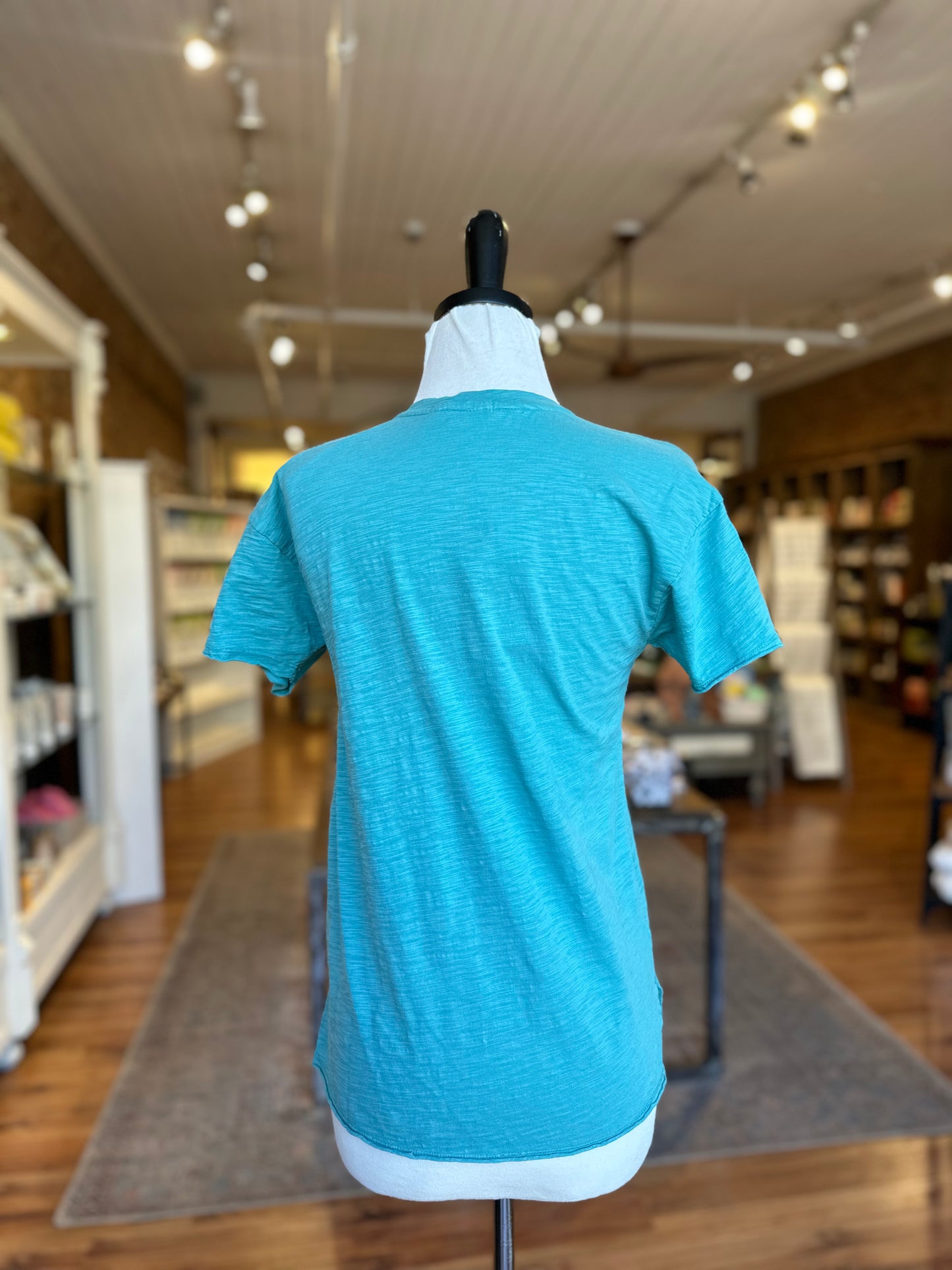 Short Sleeve Step Hem Crew Tee in Open Water