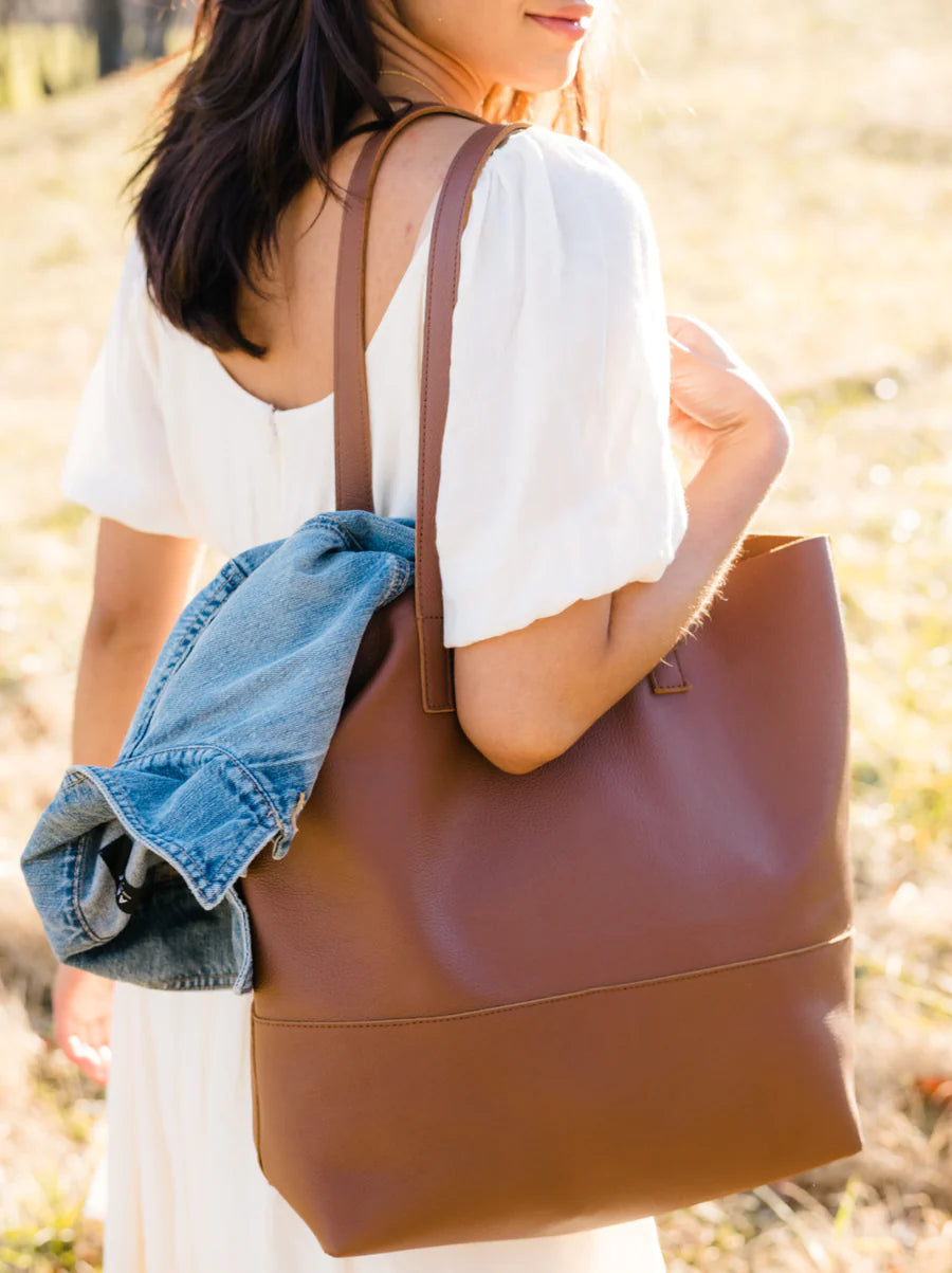 Mamuye Classic Tote in Pebbled Whiskey