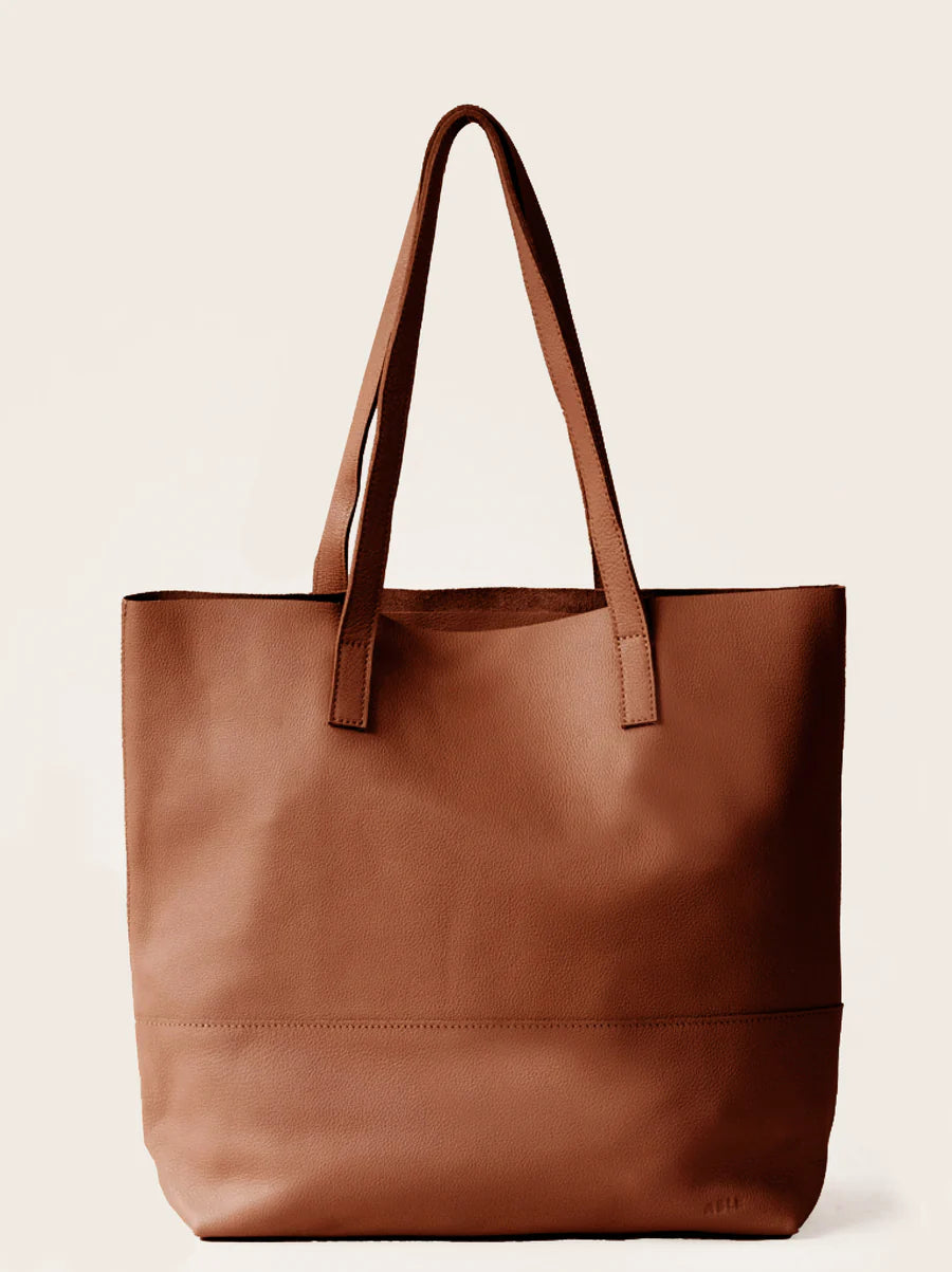 Mamuye Classic Tote in Pebbled Whiskey