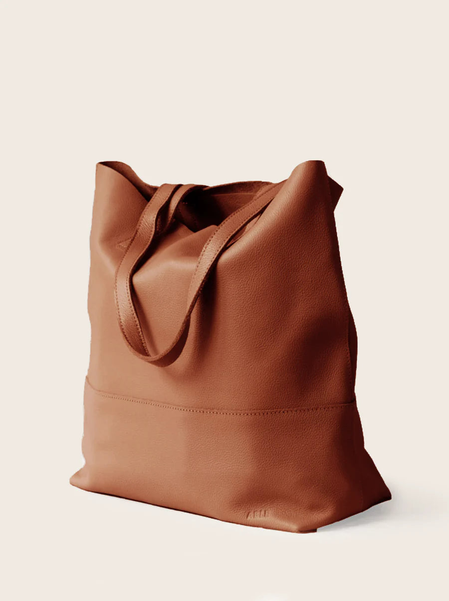 Mamuye Classic Tote in Pebbled Whiskey