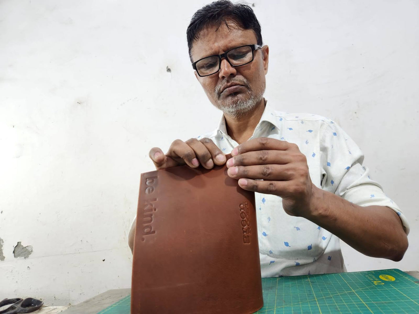 GR be kind. Sunglasses Case in Chestnut