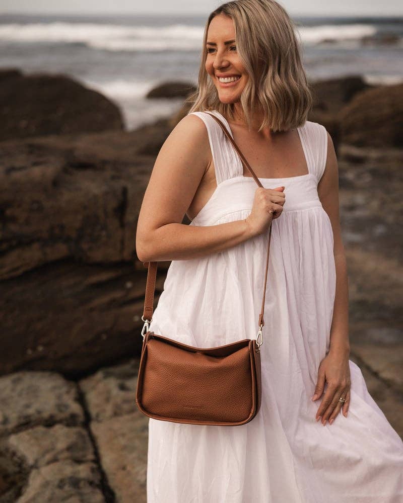 Maddie Shoulder Bag in Tan