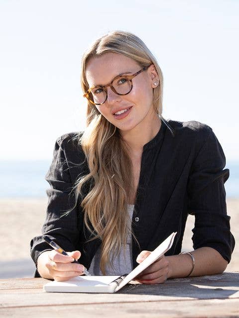 Logan Readers - Soft Honey Tortoise