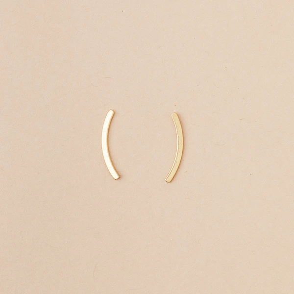 Refined Earring Collection - Comet Curve in Gold