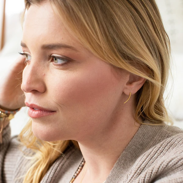 Refined Earring Collection - Comet Curve in Gold