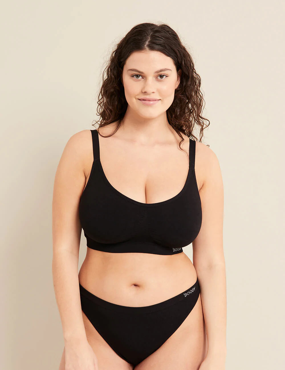 Full Bust Wireless Bra in Black