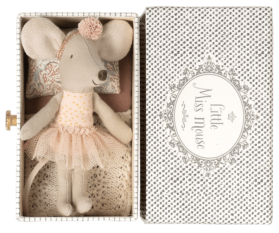 Dancing Mouse with Daybed