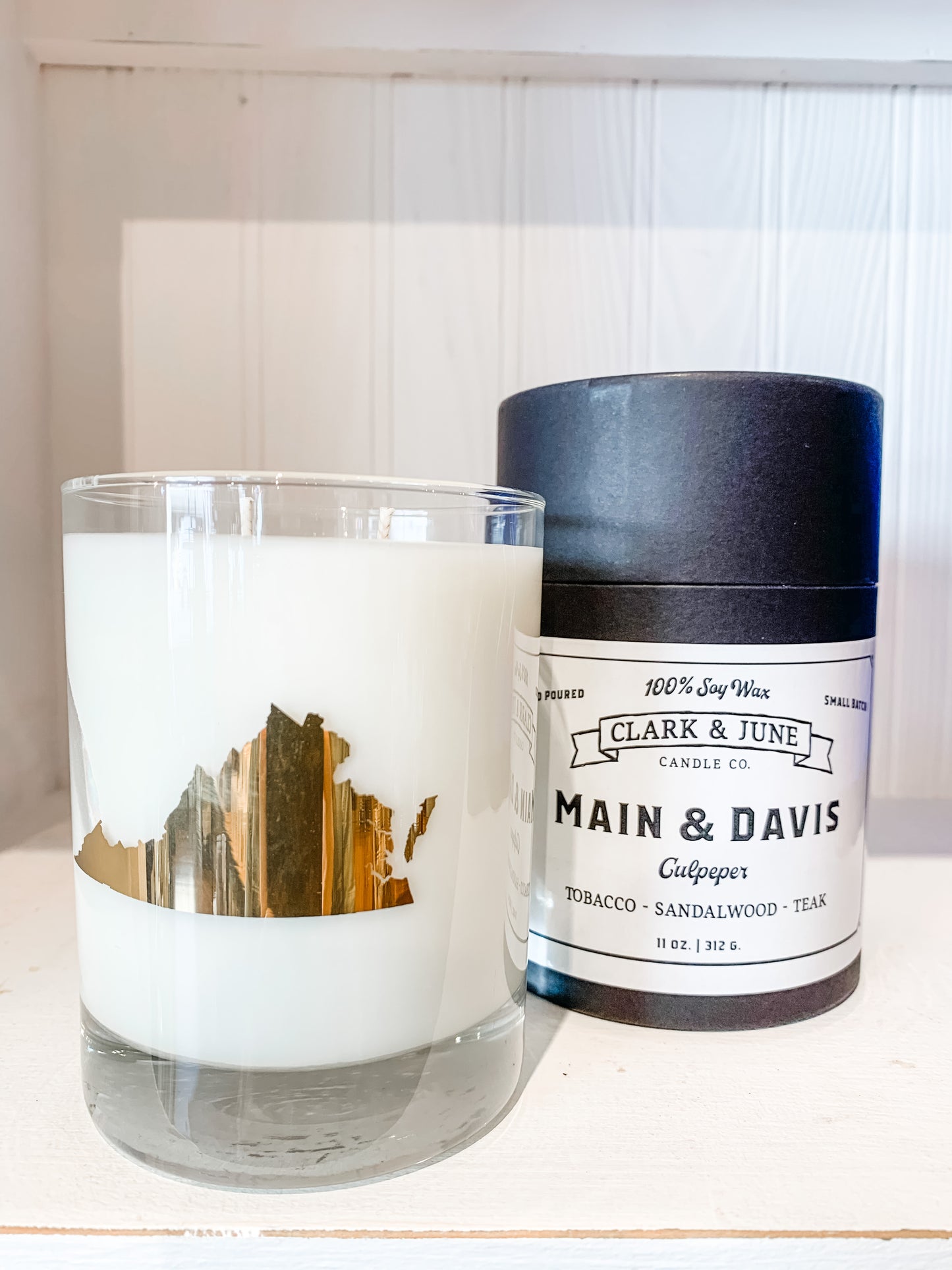 Main & Davis Candle | Tobacco, Sandlewood & Teak