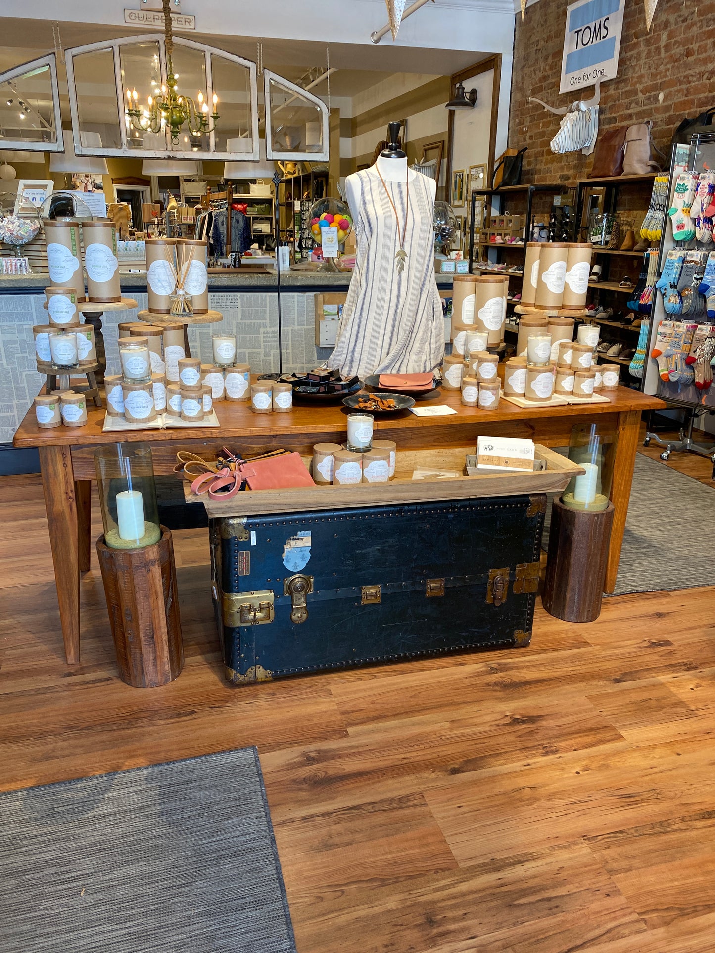 Long Table With Leaf