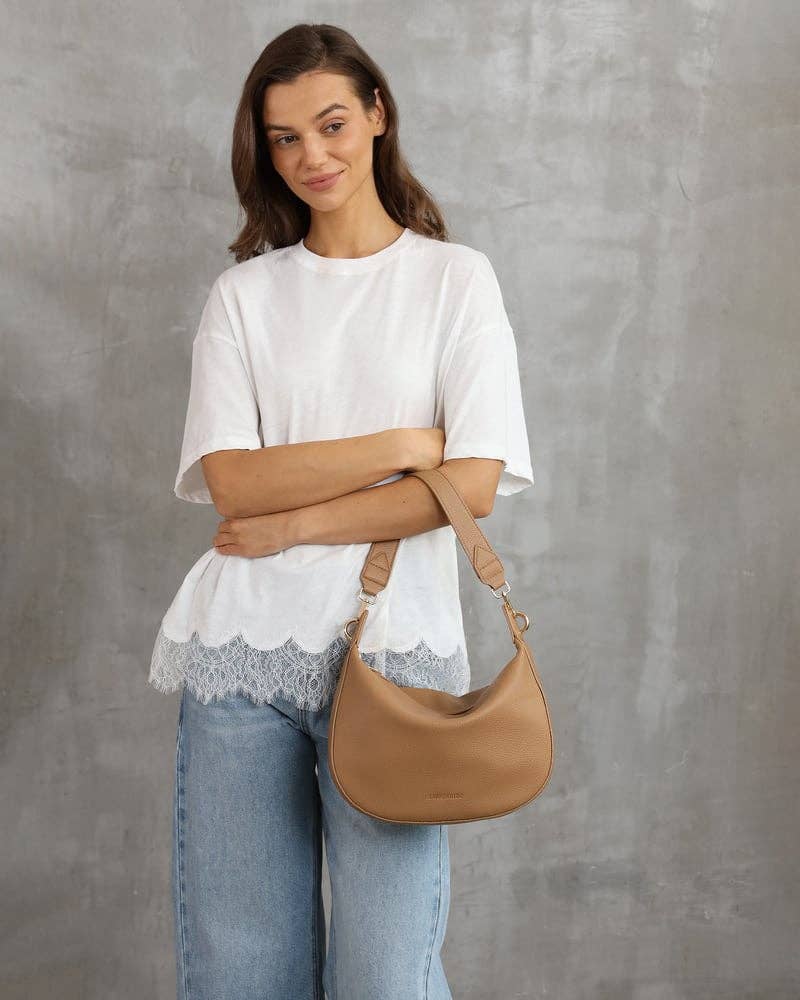 Georgina Shoulder Bag in Honey