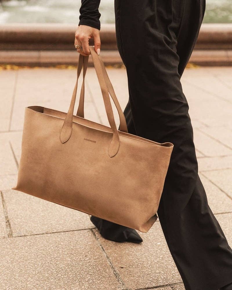 Elke Tote Bag in Suede Honey