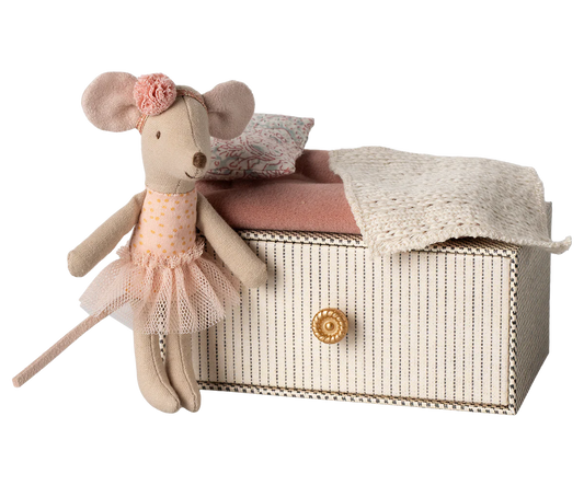 Dancing Mouse with Daybed