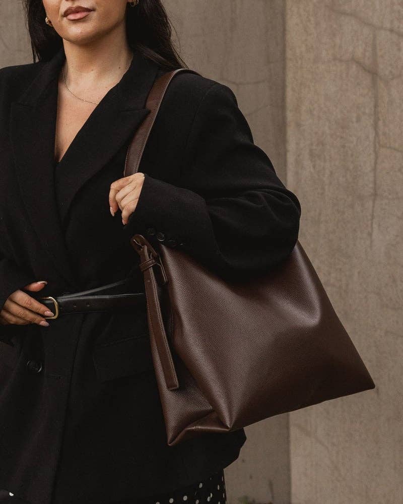 Peyton Shoulder Bag in Chocolate