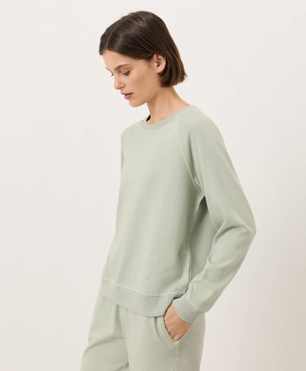 Women's Weekends Relaxed Raglan Sweatshirt
