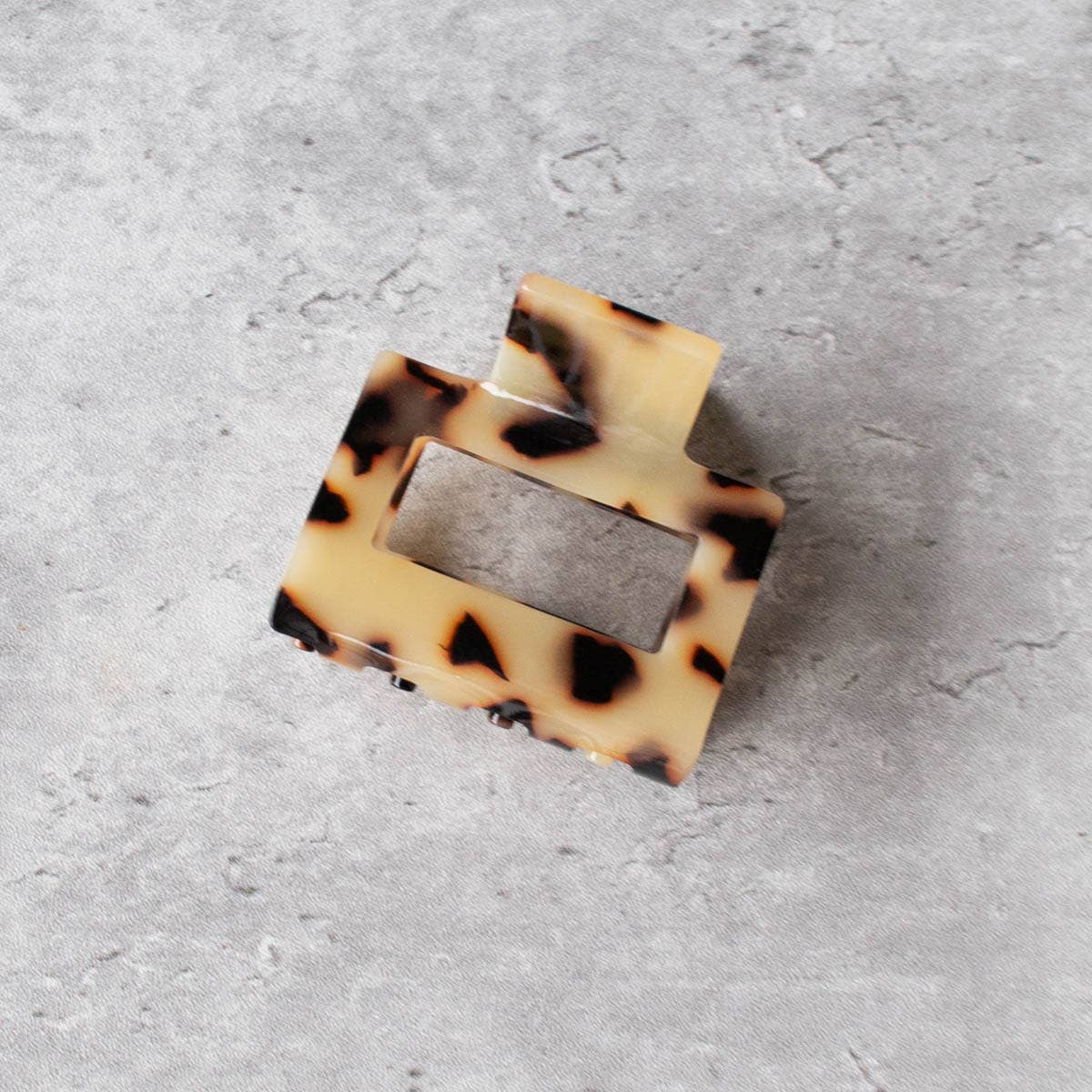 Eco Kylie Cellulose Acetate Hair Clip: Lavender Pearl