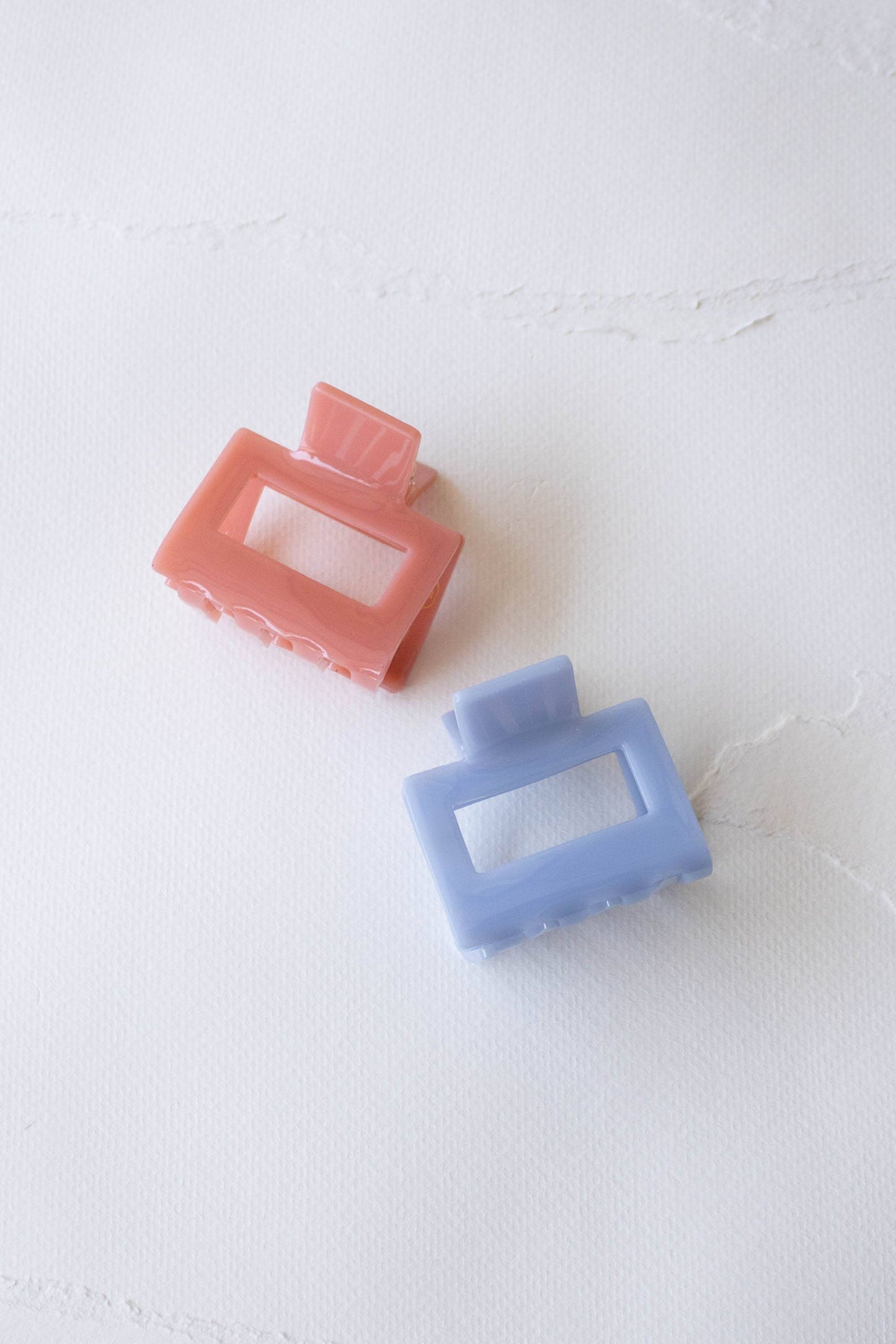 Eco Kylie Cellulose Acetate Hair Clip: Cherry Red