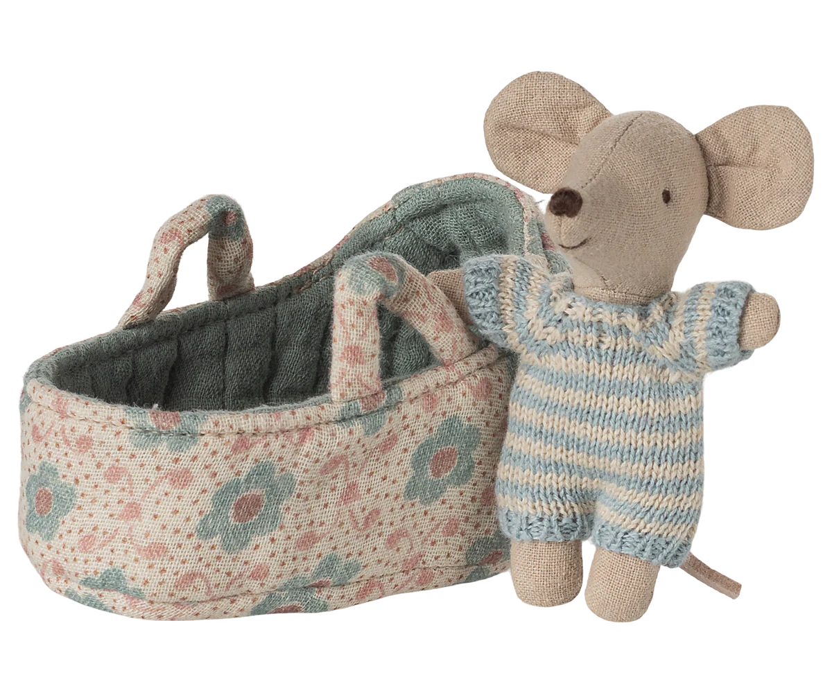 Baby Mouse in Carry Cot (Blue)