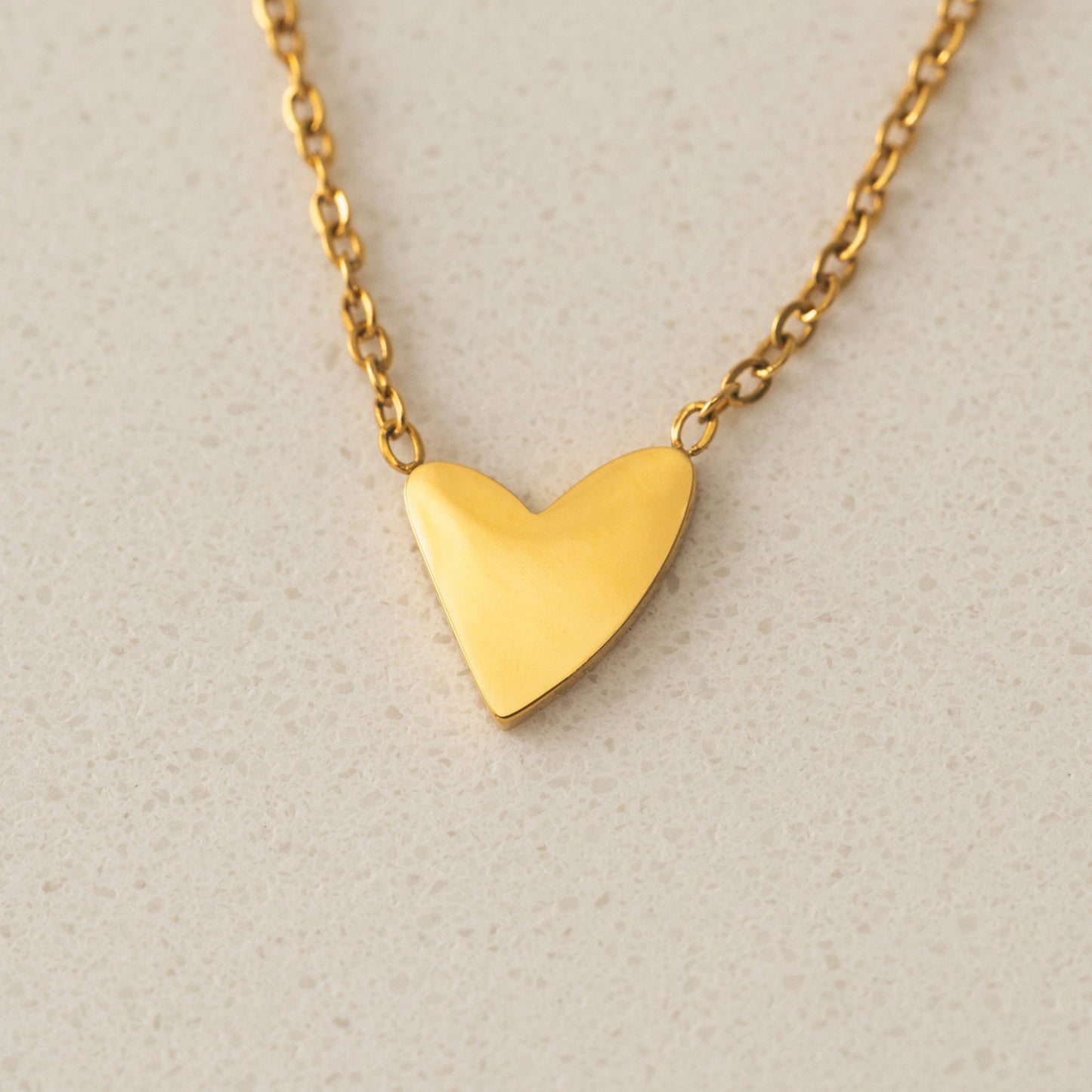 Flirt Necklace in Gold