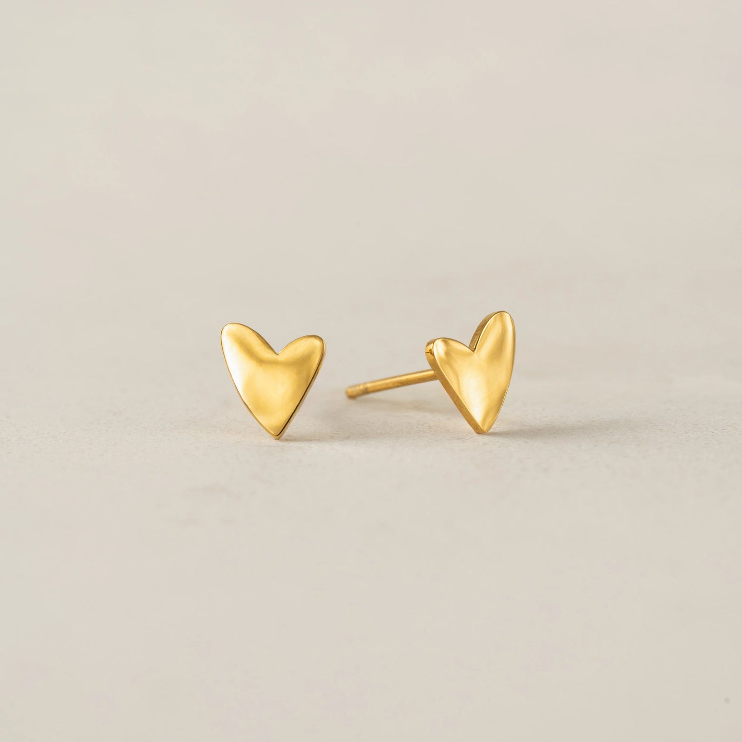 Flirt Stud Earrings in Gold