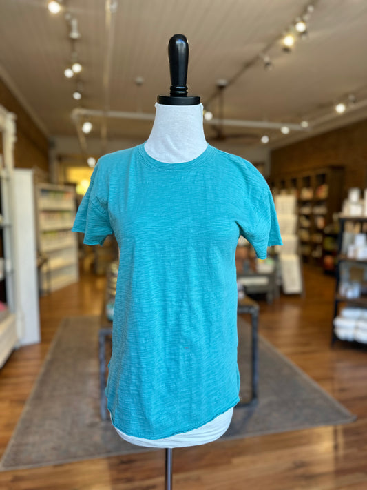 Short Sleeve Step Hem Crew Tee in Open Water