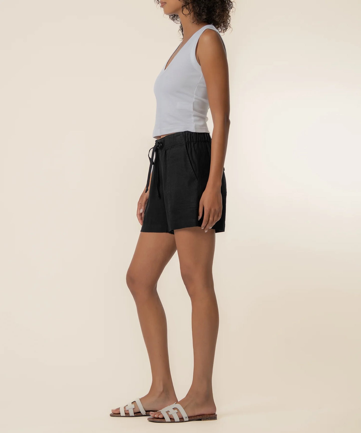 Katana Linen Shorts in Black