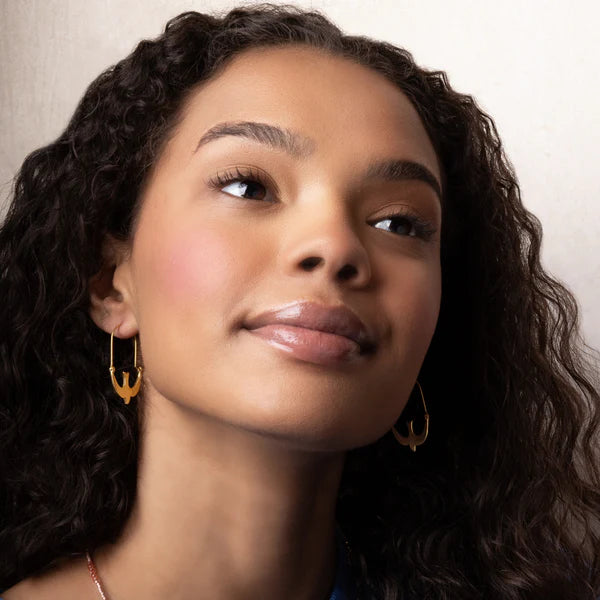 Refined Icon Swallow Hoop Earrings in Gold