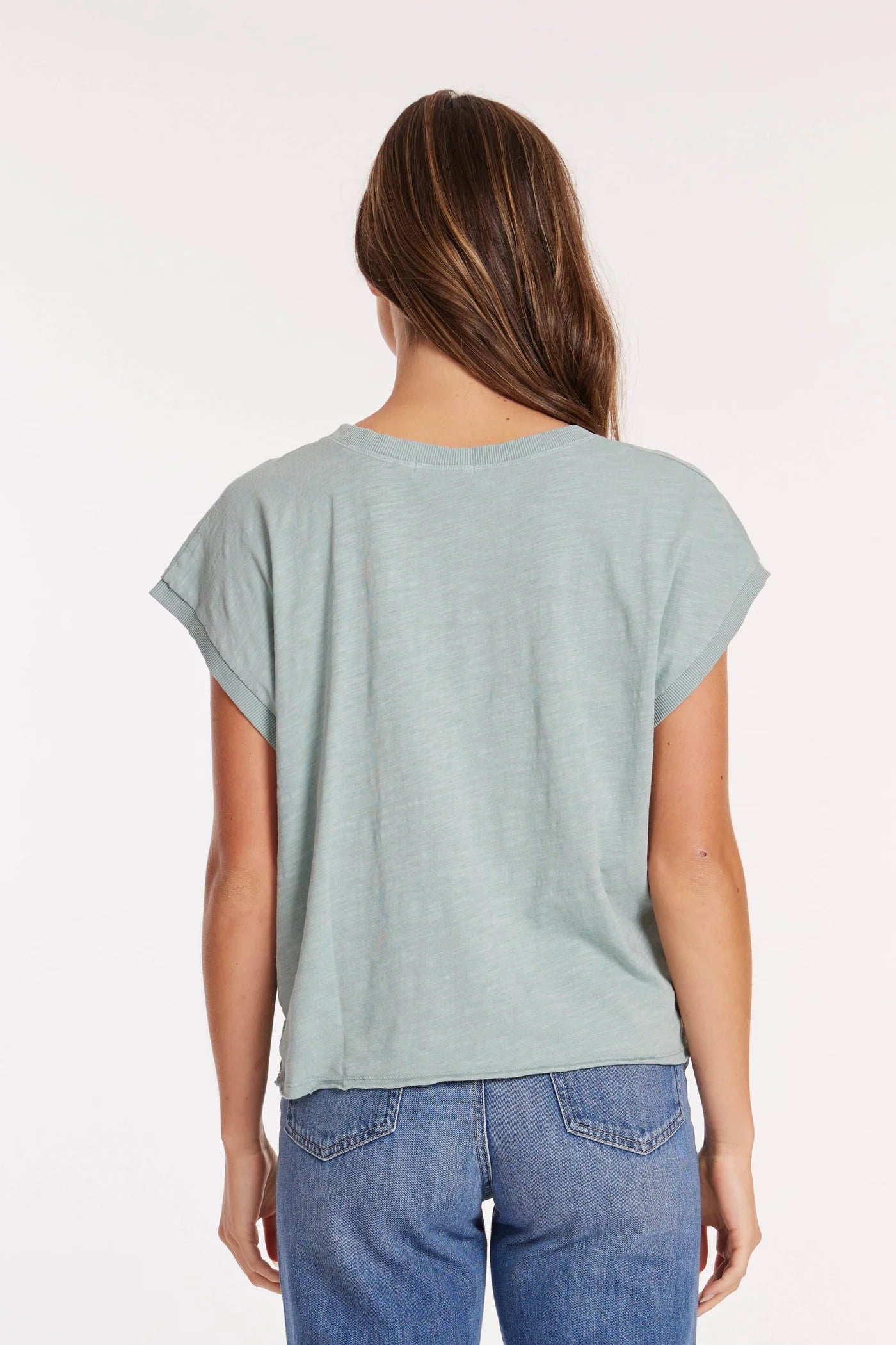 Short Dolman Sleeve Step Hem Tee in Gris Mist