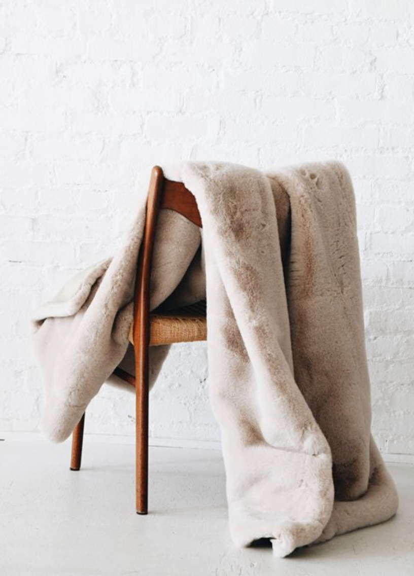 Cozy Cabin Faux Fur Throw Blanket in Oatmeal Cream