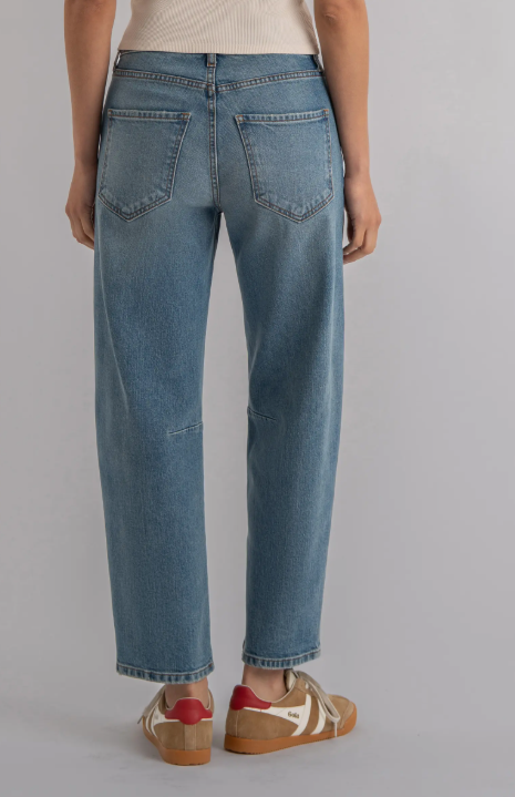 Ashton Barrel Jean in Adjusted