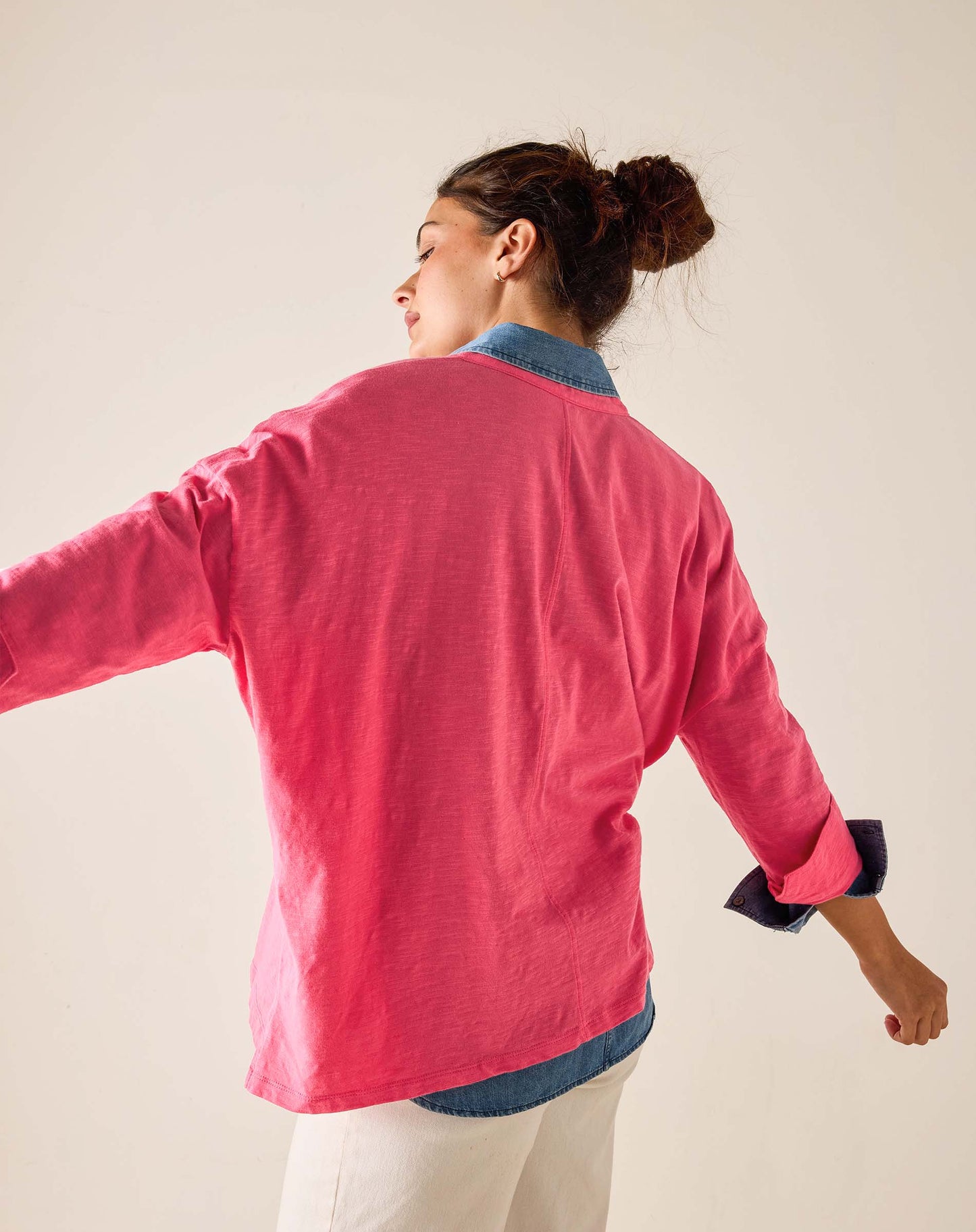 Amelia Cuff Tee in Raspberry