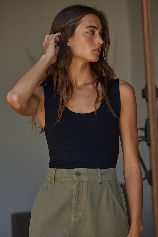 The Double Layered Seamless Tank in Black