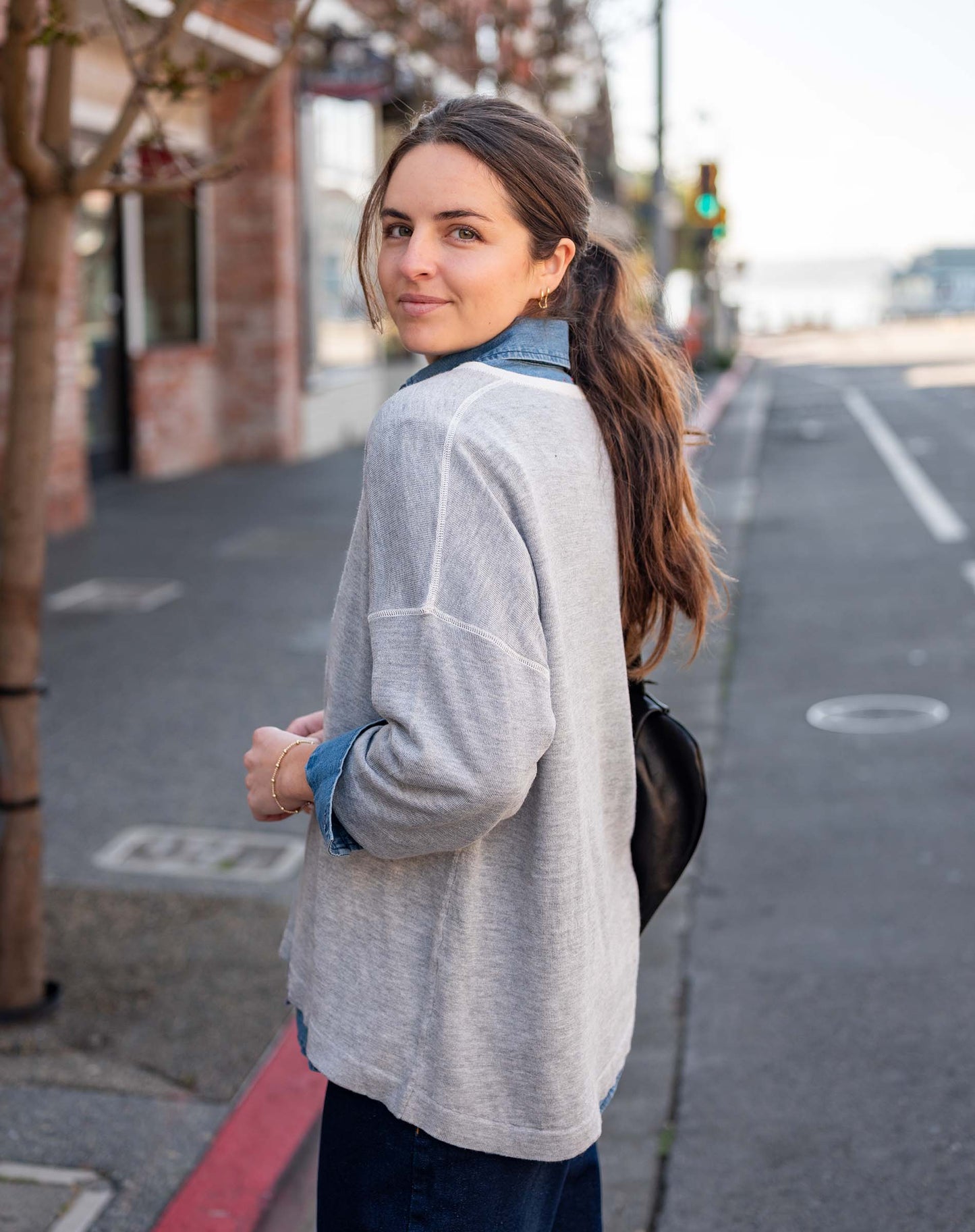 Delmar V-neck Sweater in Silver Cloud