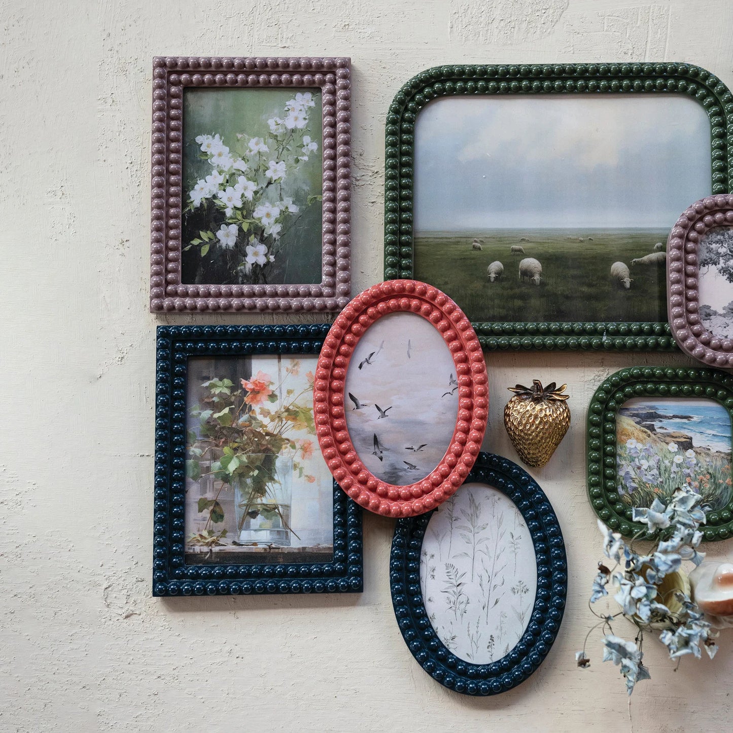 Oval Resin Bobbin Photo Frame