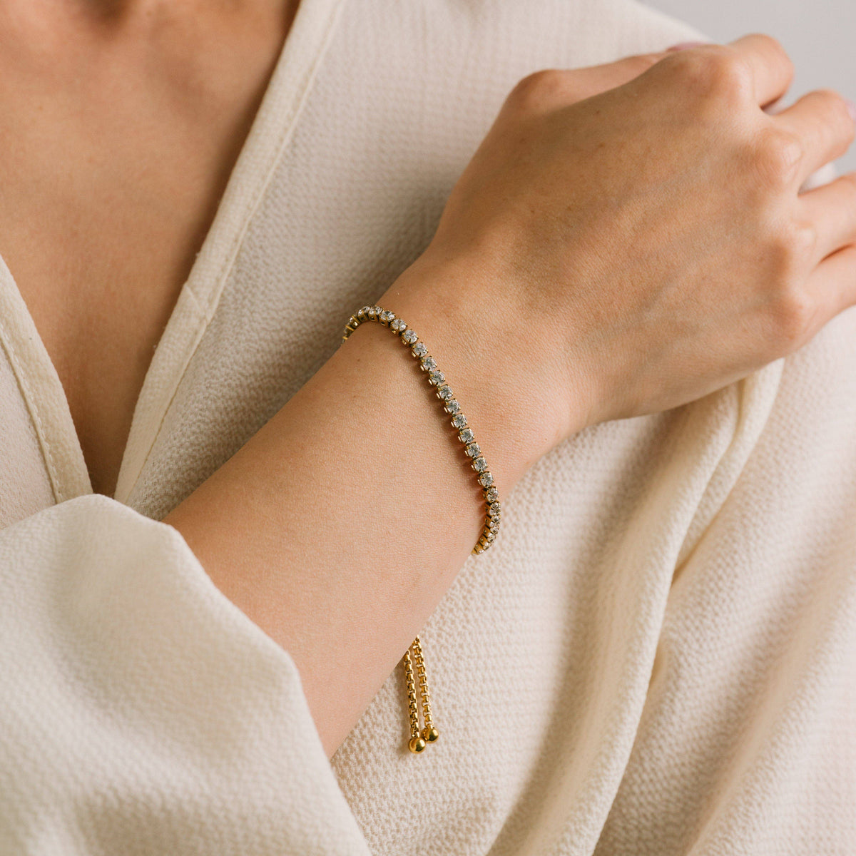 Round Prism Tennis Bracelet in Gold