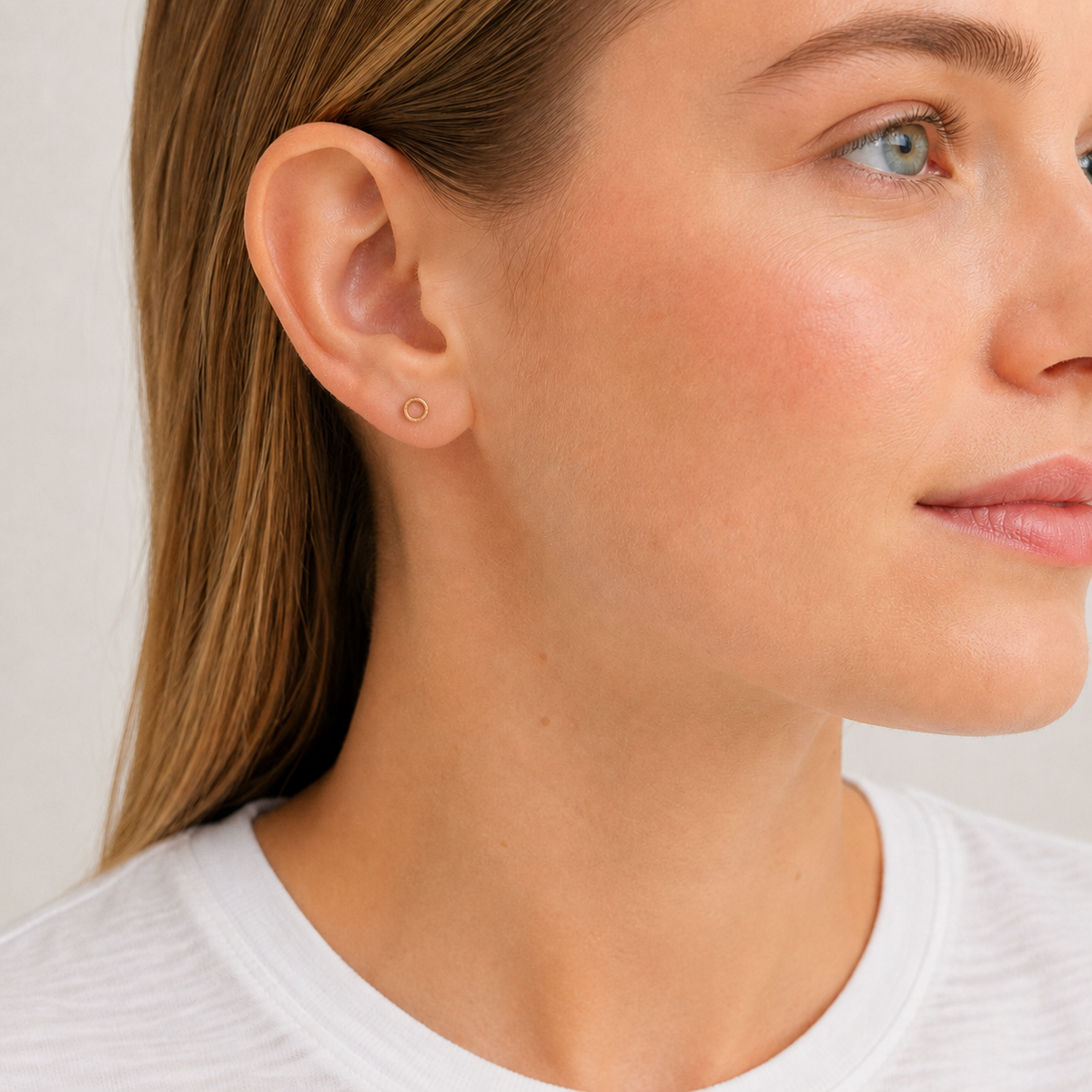 Sparkle Circle Stud Earrings in Gold