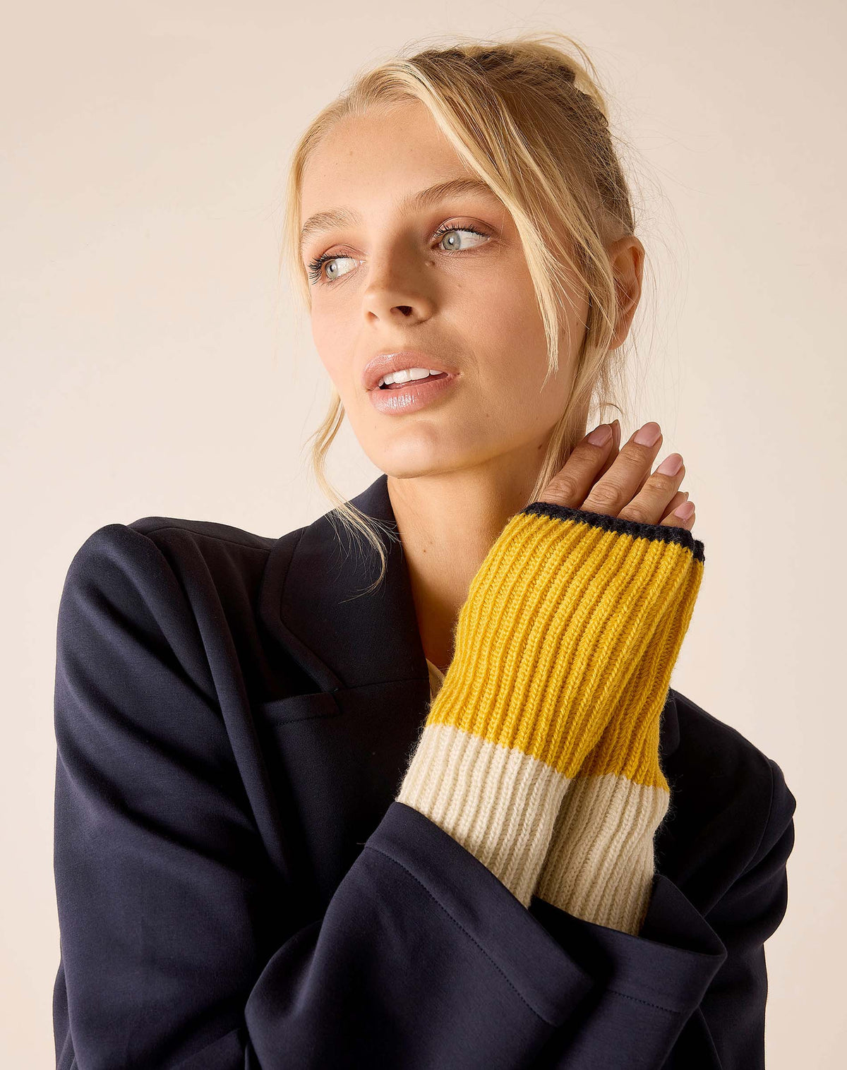 Montauk Colorblock Gloves in Cream/Golden